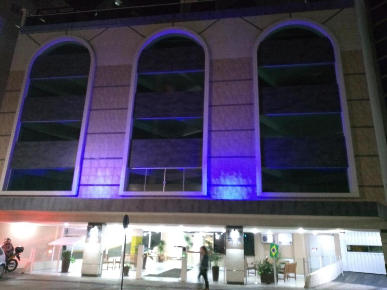 Apartamento Apto Av. Central No Balneario *